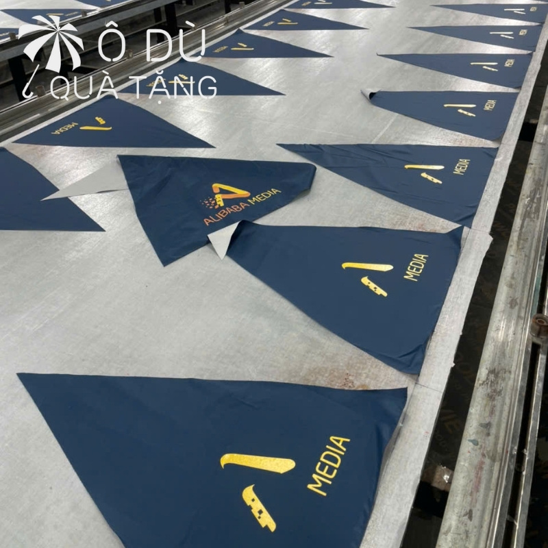 Ô dù in logo quà tặng