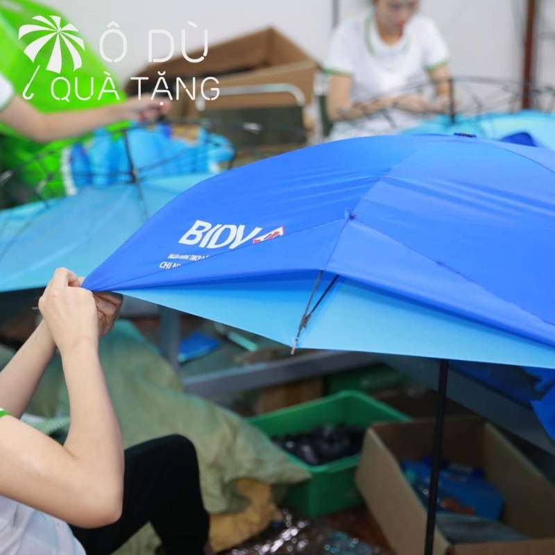 Ô dù in logo làm quà tặng