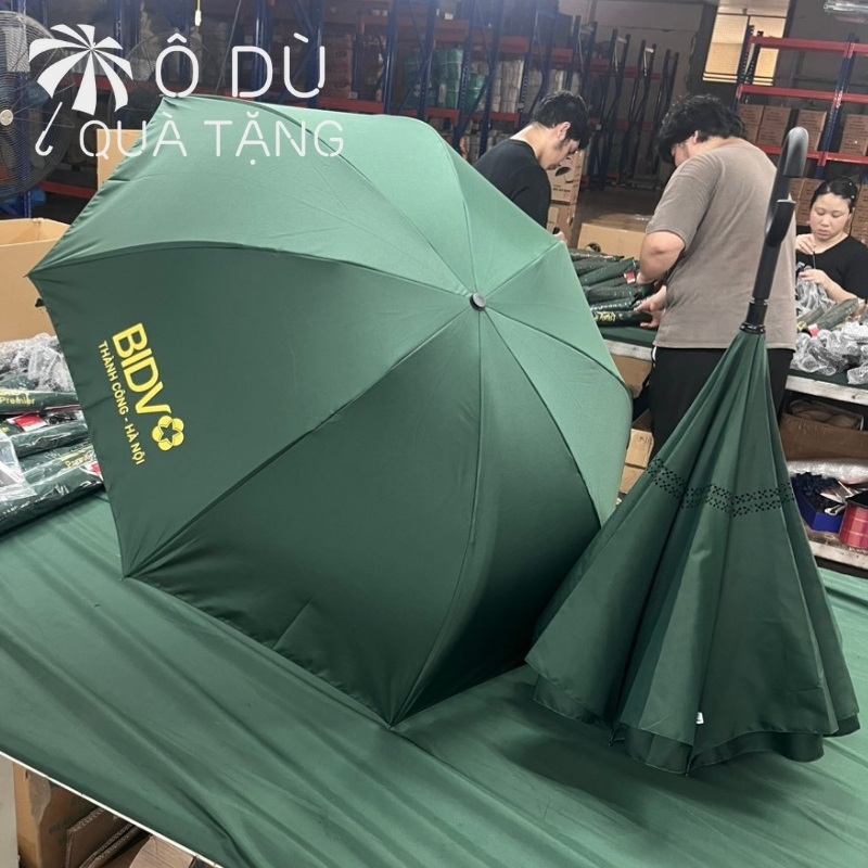 Ô dù in logo làm quà tặng