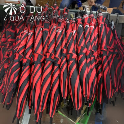 chi tiết Dù Cán Thẳng 2 Tầng Màu Đỏ Phối Đen In Logo OD-05