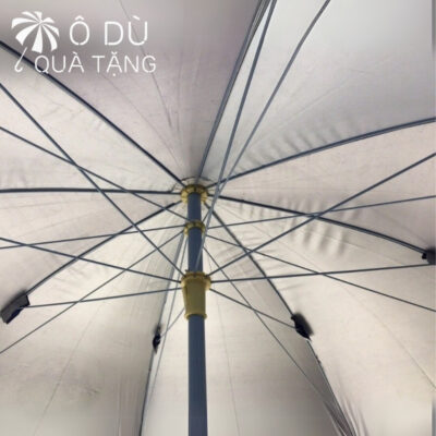 chi tiết Ô Dù Ngoài Trời Chính Tâm Màu Xanh Phối Trắng In Logo OD-24